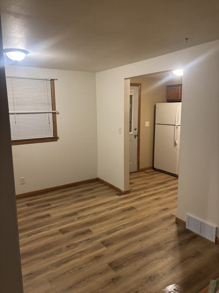 1117 Melrose Ct #1 - Photo 2 of 9