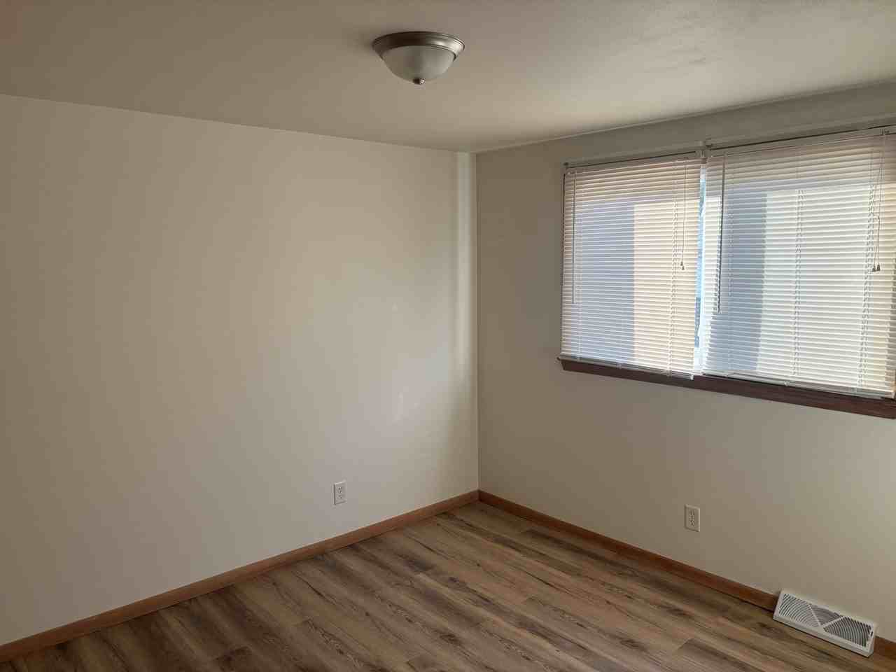 1117 Melrose Ct #1 - Photo 5 of 9