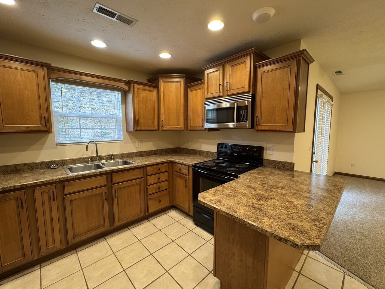 5357 Midway Dr #122 - Photo 6 of 21