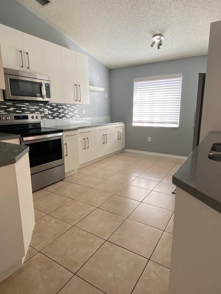 2322 Nw 166th Ave #NA - Photo 4 of 22