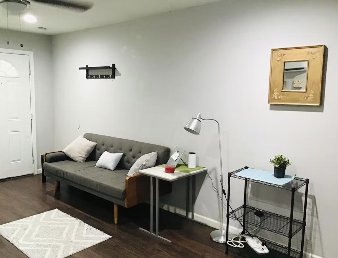 335 Givens Ave #B - Photo 3 of 10