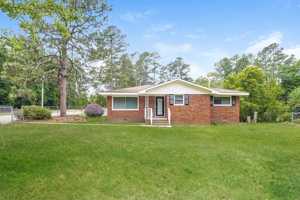 featured image of 445 Birch St