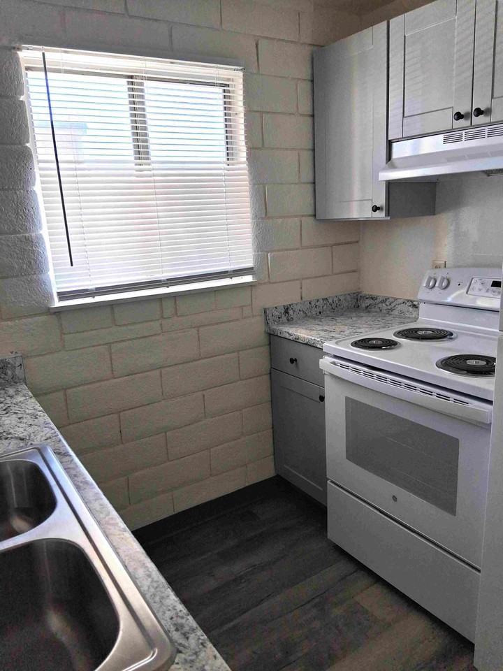 250 250 - Photo 6 of 12