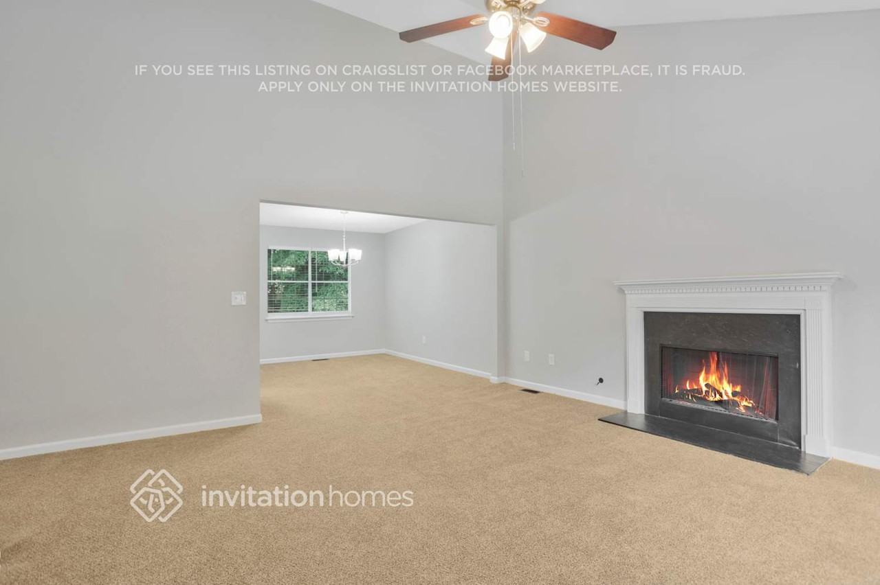 987 Fox Valley Trail - Photo 3 of 21