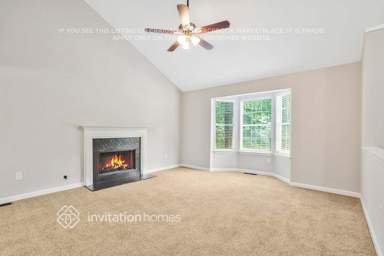 987 Fox Valley Trail - Photo 4 of 21