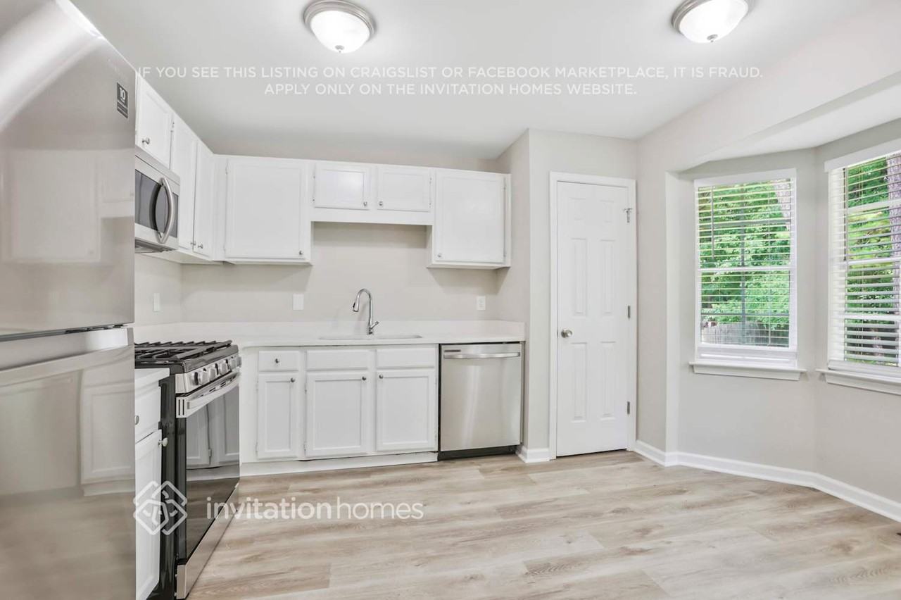 987 Fox Valley Trail - Photo 7 of 21