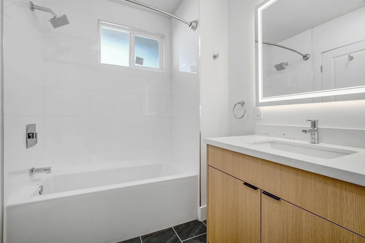110 S Swall - Photo 6 of 37