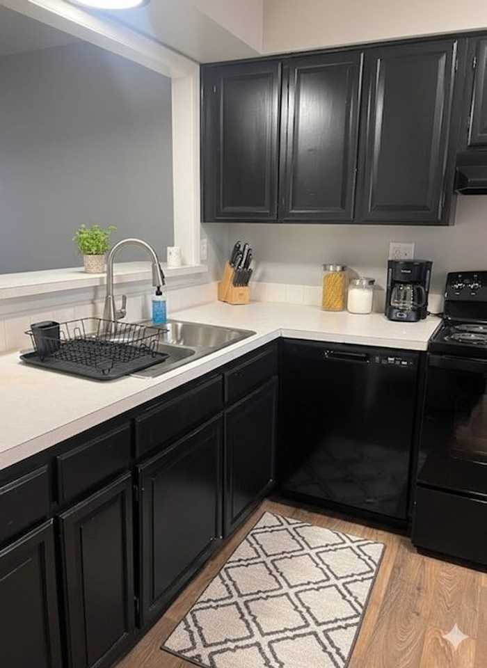 1000 S Woodlawn Street - Photo 2 of 50