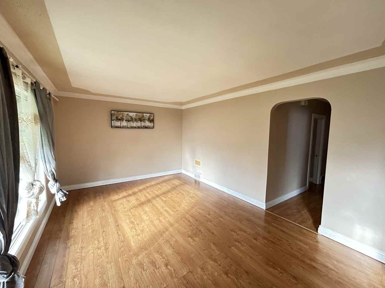 99 Thorndale Avenue - Photo 4 of 50