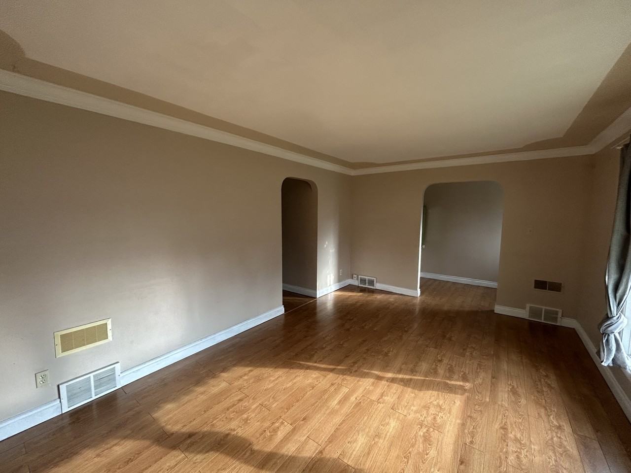 99 Thorndale Avenue - Photo 5 of 50