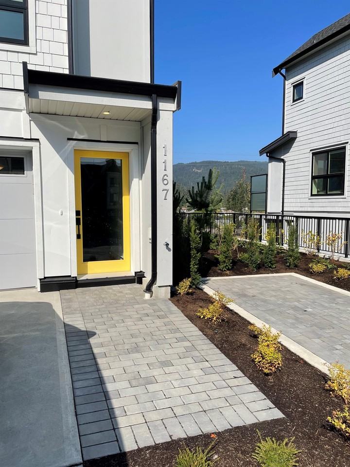 1167 Pullman Close #1 - Photo 2 of 14