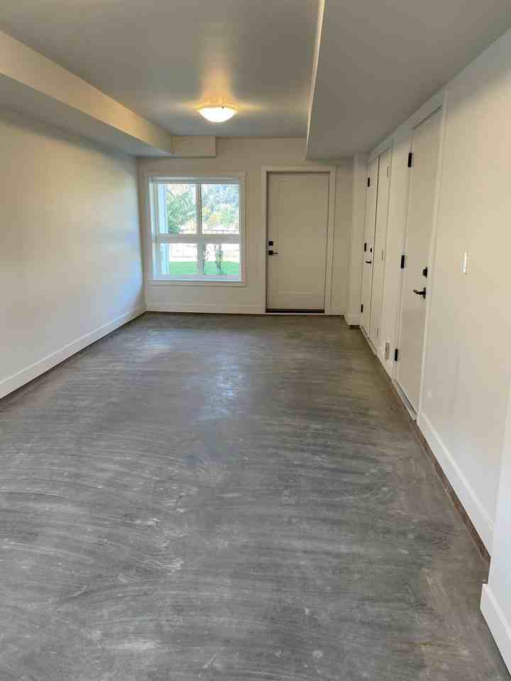 1167 Pullman Close #1 - Photo 3 of 14