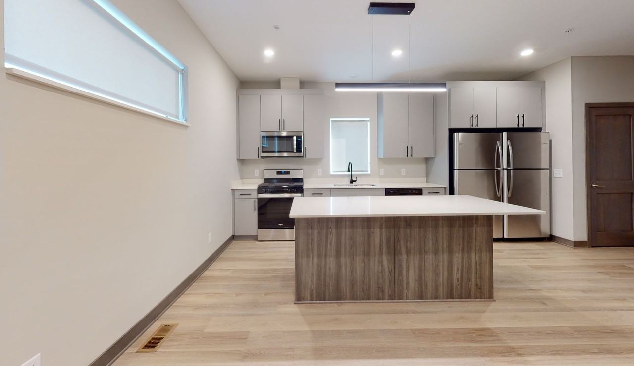 1409 5th St SE - Photo 7 of 14