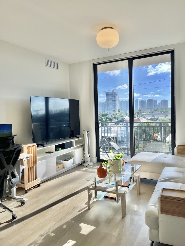 2555 Northeast 179th Street - Photo 2 of 11