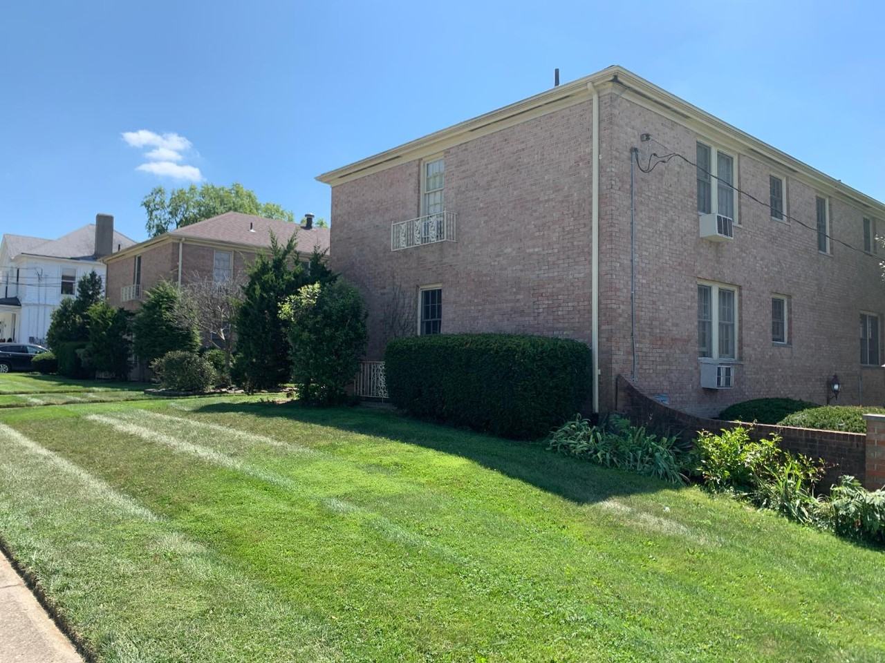 Georgian Arms - Photo 2 of 8