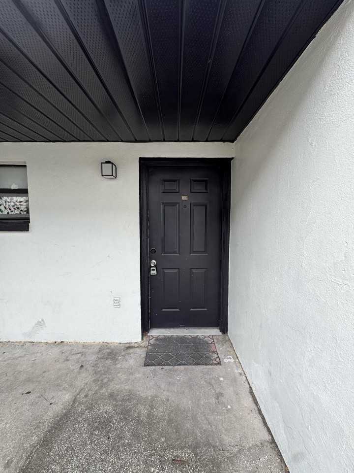 1260 E 113th Ave - Photo 2 of 11