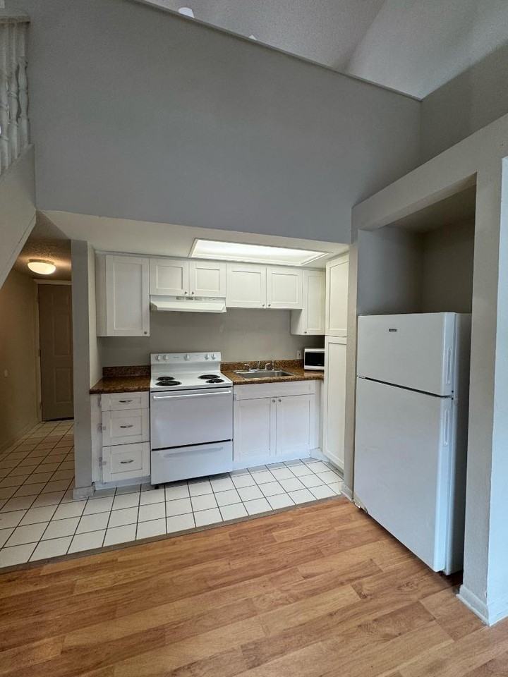 1260 E 113th Ave - Photo 7 of 11