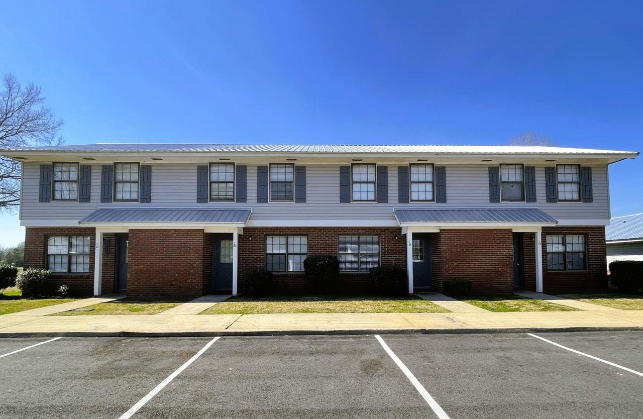 Pinewood - Photo 6 of 50