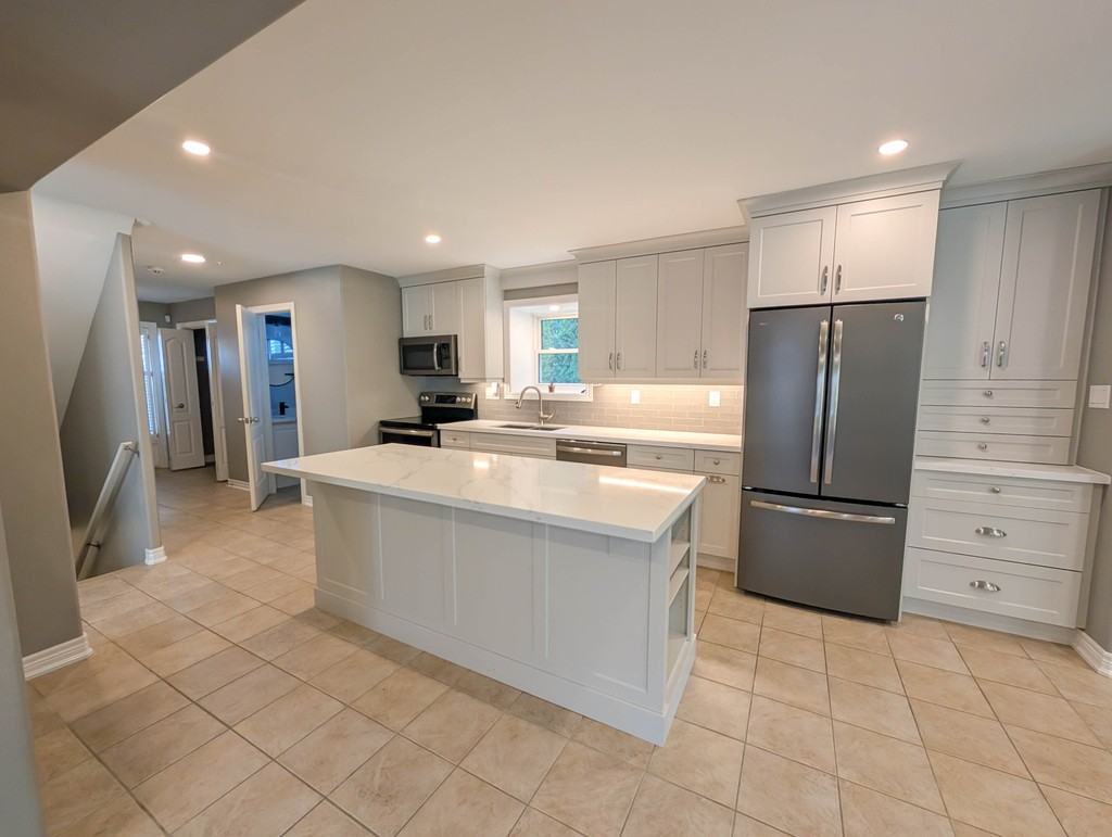 33 Diana Drive - Photo 2 of 40