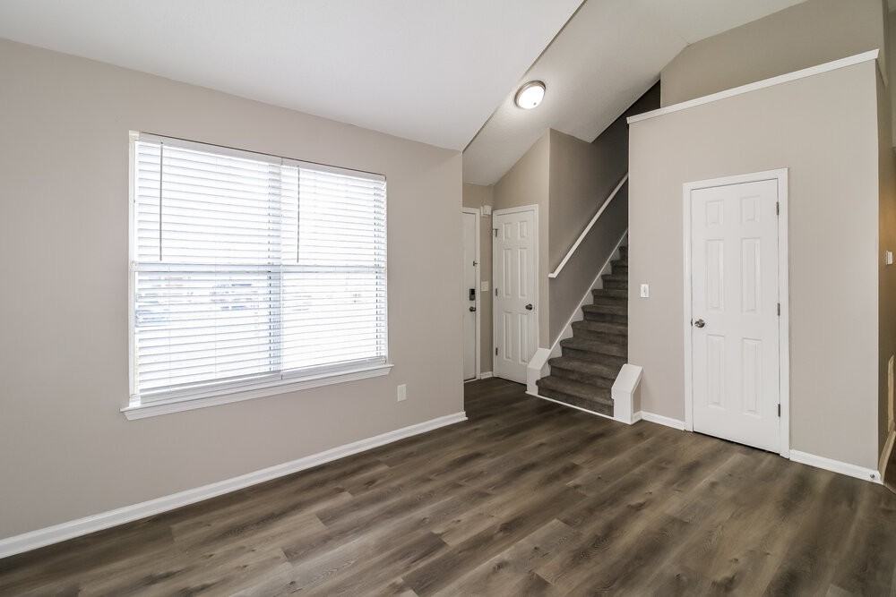 2915 Russ Ln - Photo 6 of 17