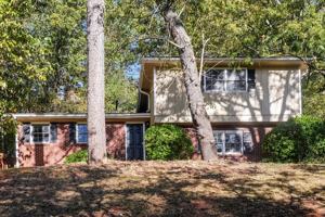 featured image of 6950 Fairway Trl