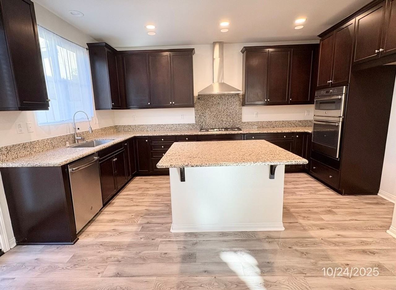 28434 Sunflower St - Photo 2 of 24