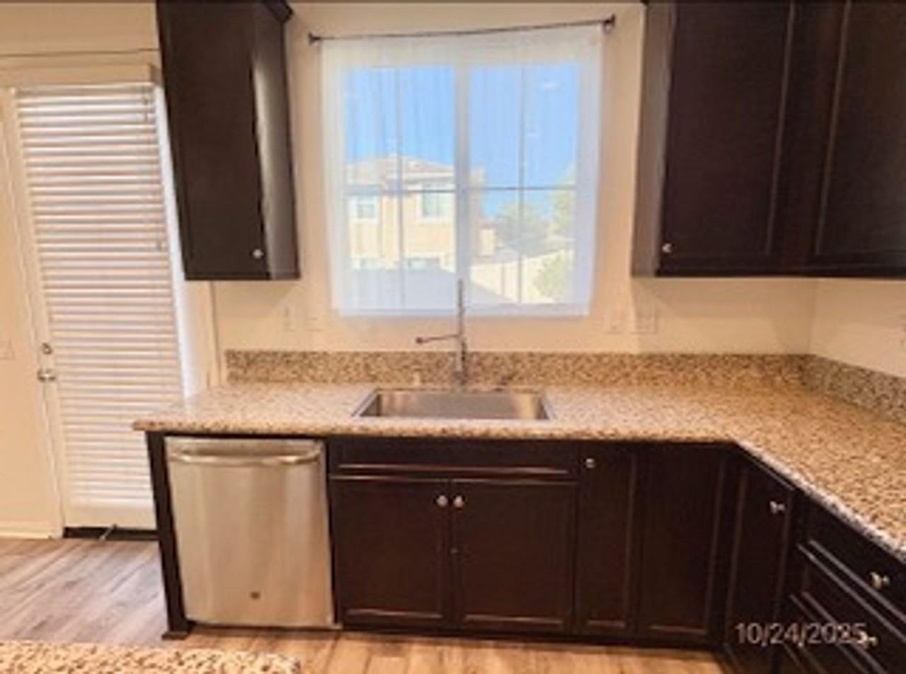 28434 Sunflower St - Photo 3 of 24