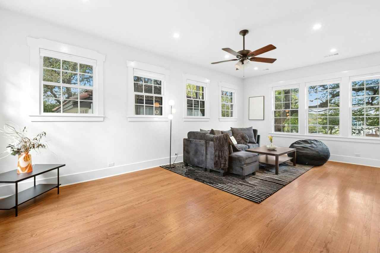 1206 W 22nd 1/2 St - Photo 6 of 33