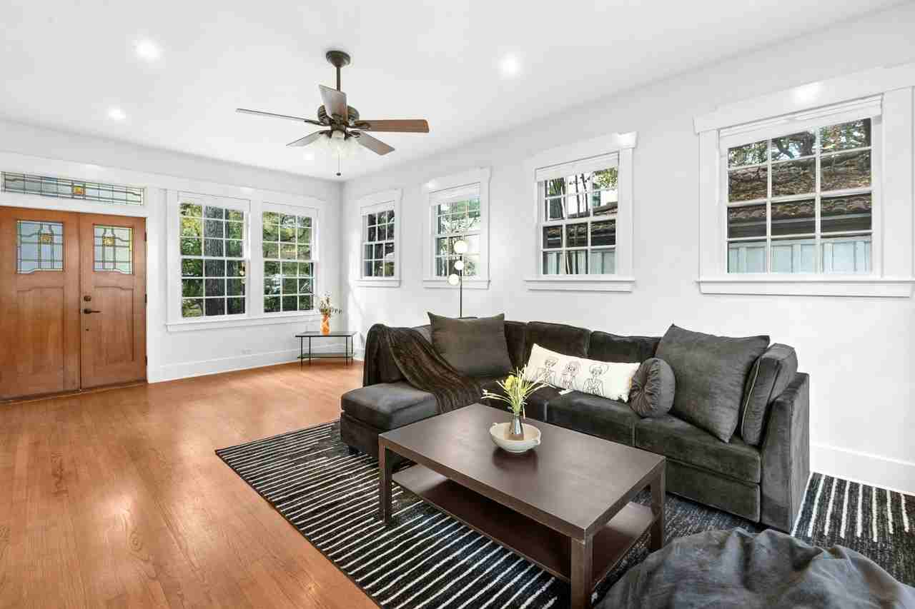 1206 W 22nd 1/2 St - Photo 7 of 33