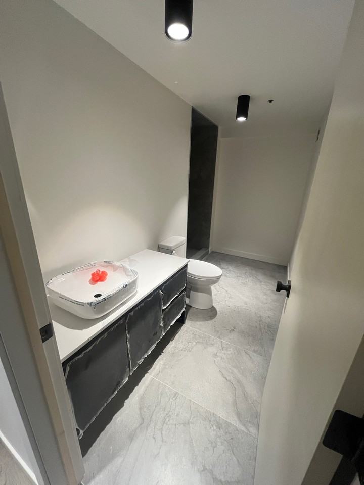 238 Wellington Cres #1 - Photo 5 of 17