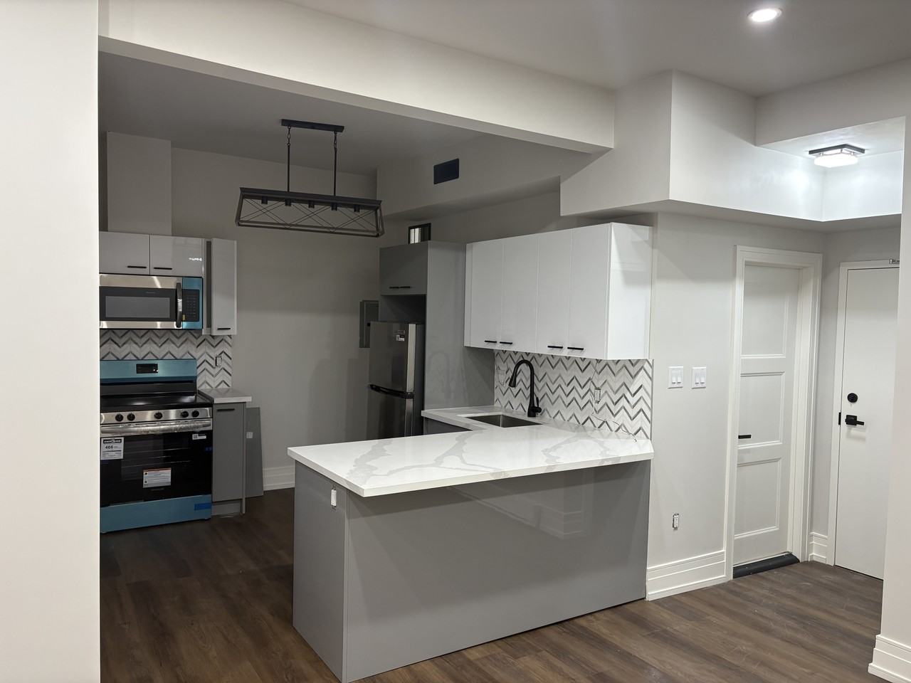 52 Charlton Avenue West #5