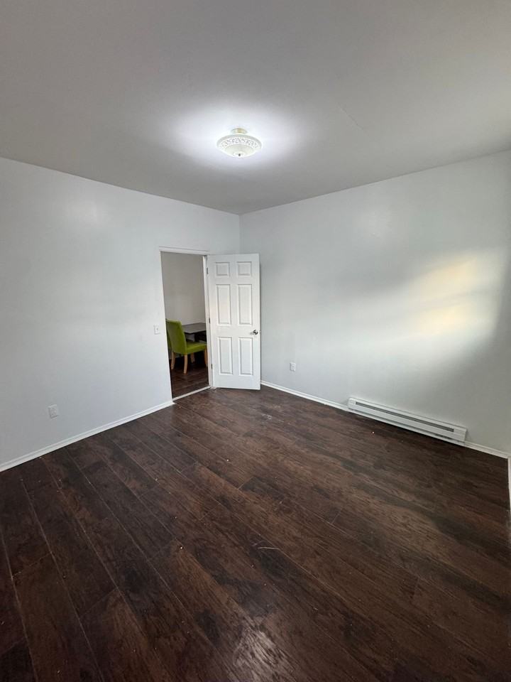 1165 E State St - Photo 5 of 26