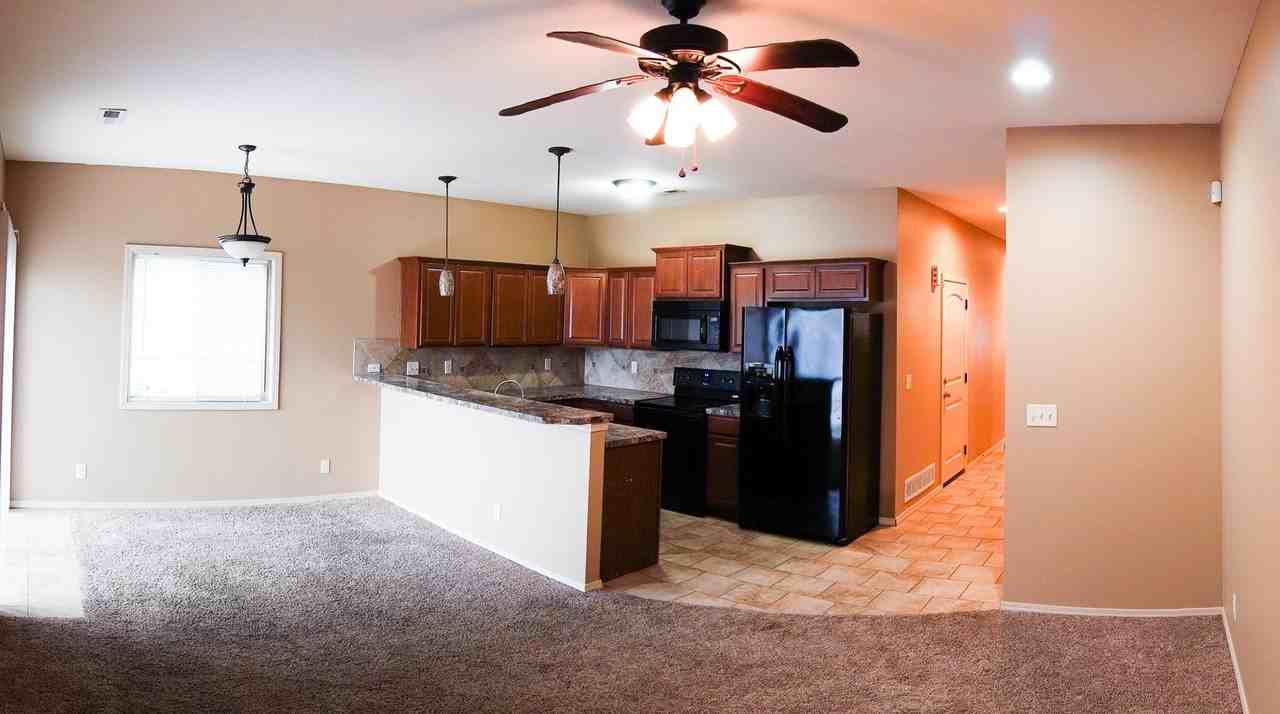 1596 S Goebel St - Photo 2 of 17