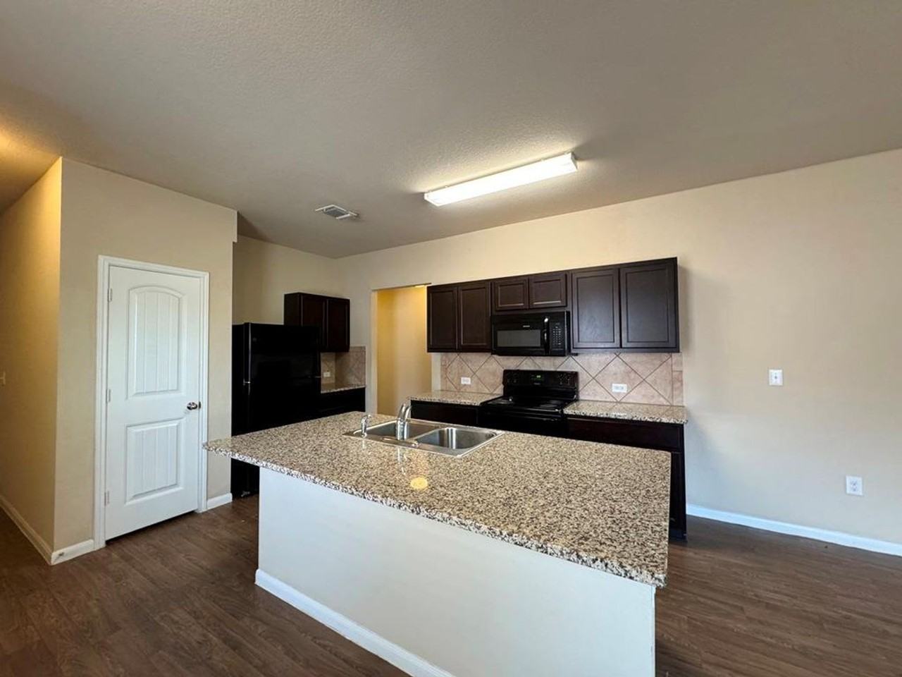 3400 Ortman Dr - Photo 3 of 35