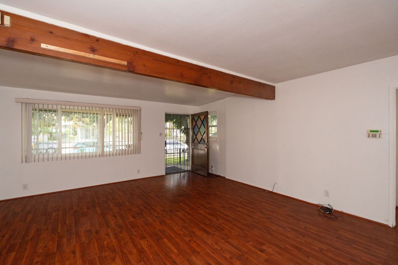 5109 Larry Ave - Photo 2 of 16