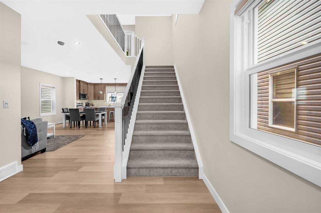 101 Midtown Close Sw - Photo 2 of 10
