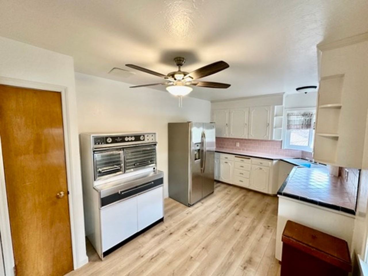 112 College (*) - Photo 7 of 27