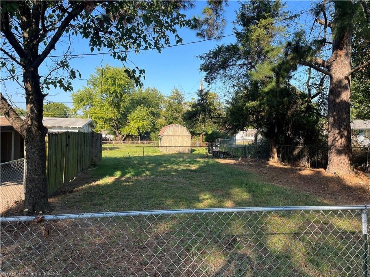 1923 Waco St - Photo 2 of 16