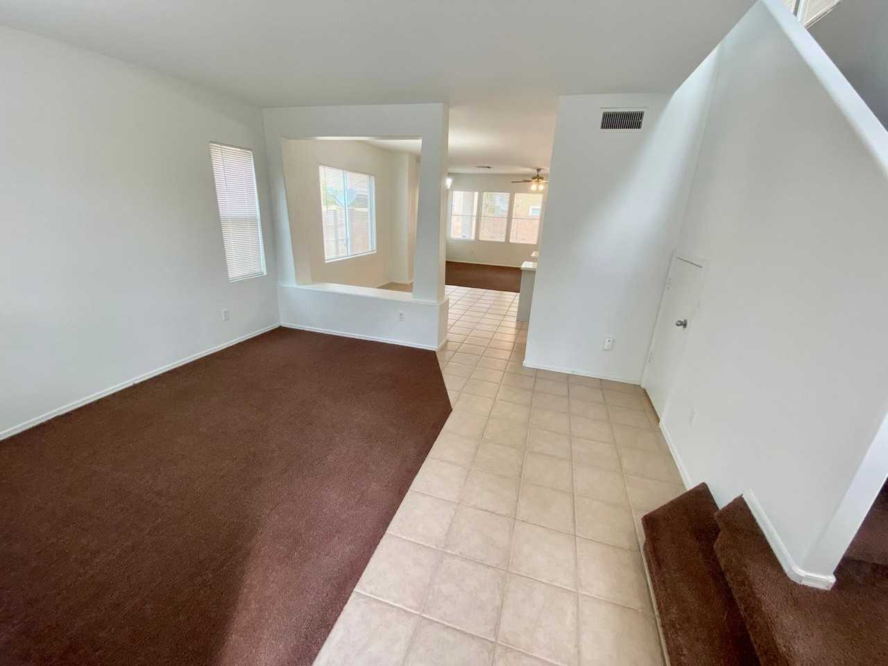 3926 W Carter Rd - Photo 3 of 26