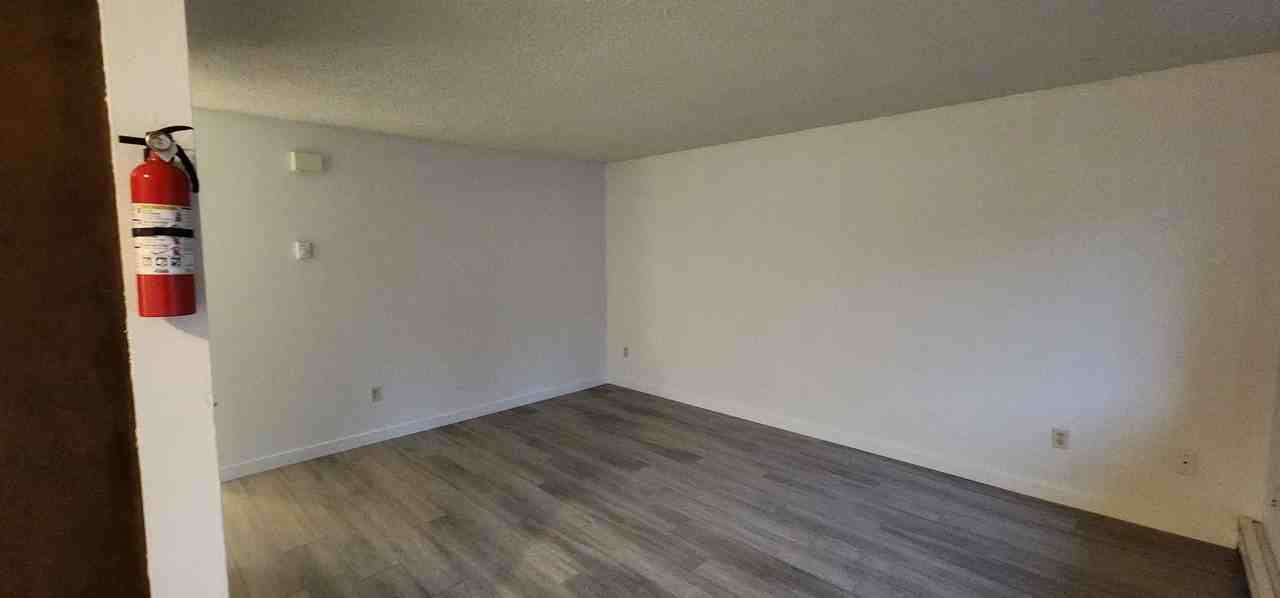 508 N Walker St #3 - Photo 3 of 12