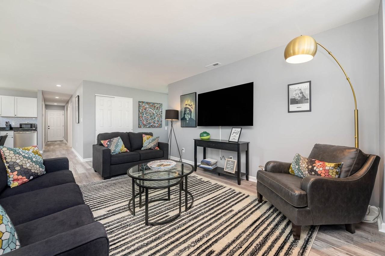 101 Crawford St - Photo 4 of 26