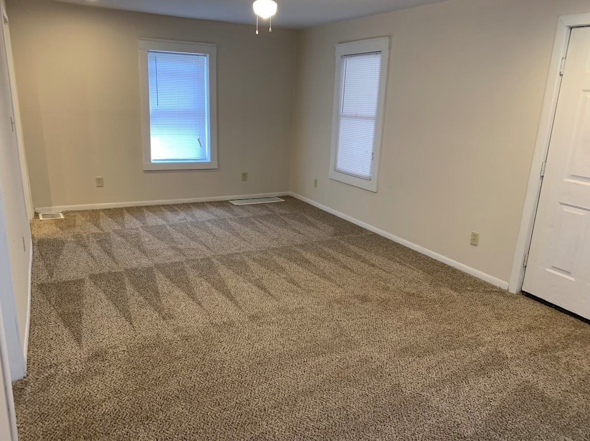 2429 Hardesty Ave - Photo 3 of 20