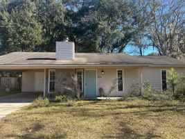 featured image of 810 Spanish Oak Dr