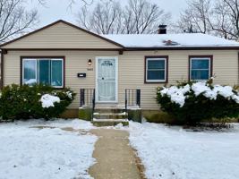 featured image of 5445 N 54th St