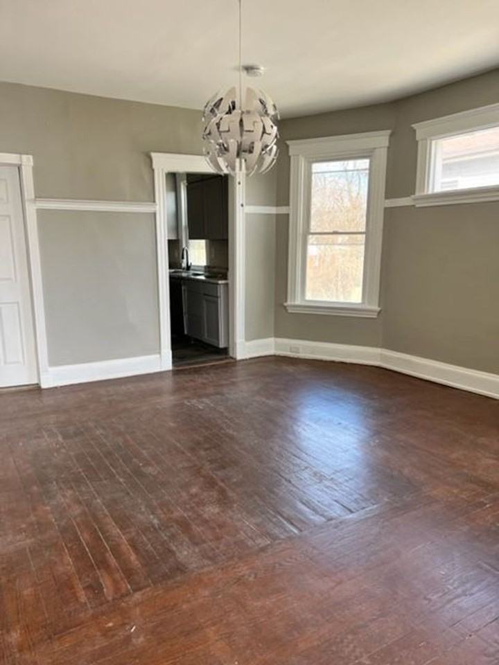 1326 Chapel Street - Photo 6 of 11