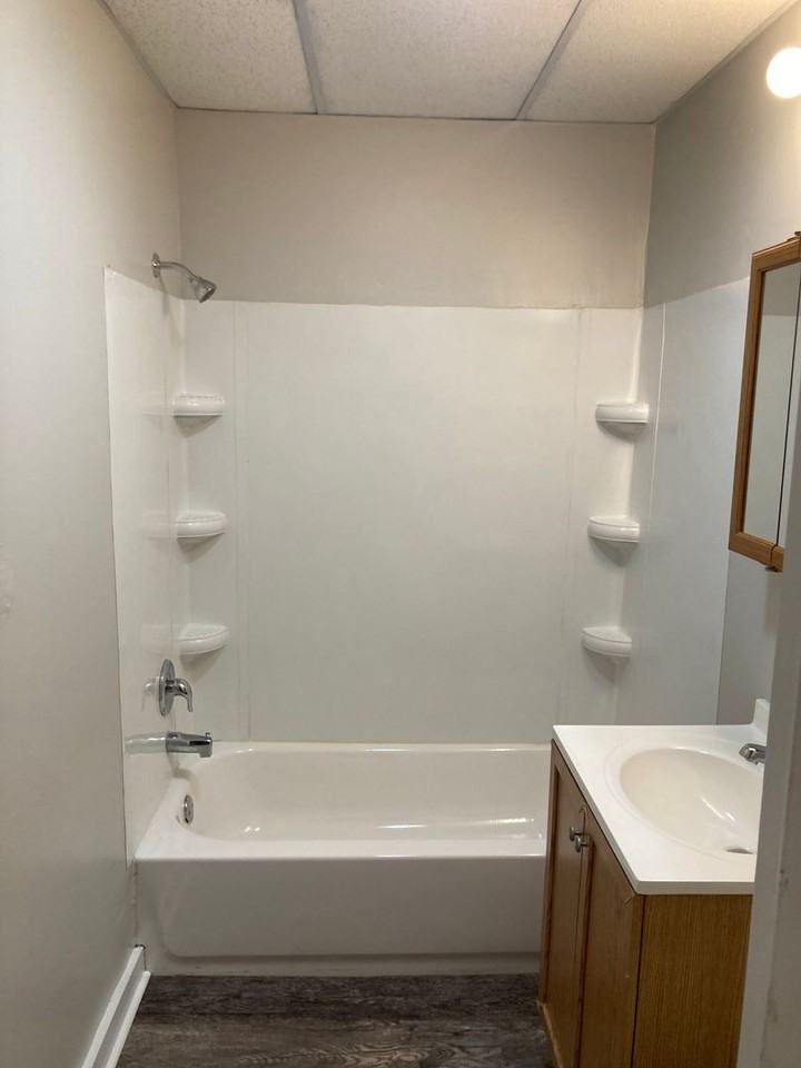 211 Southern Ave - Photo 5 of 10