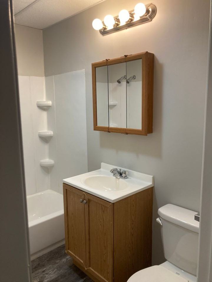 211 Southern Ave - Photo 6 of 10