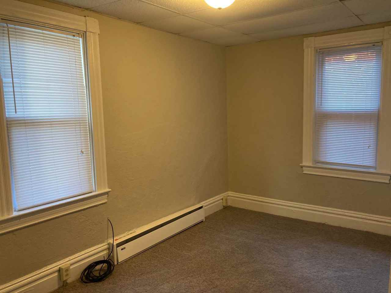 211 Southern Ave - Photo 7 of 10