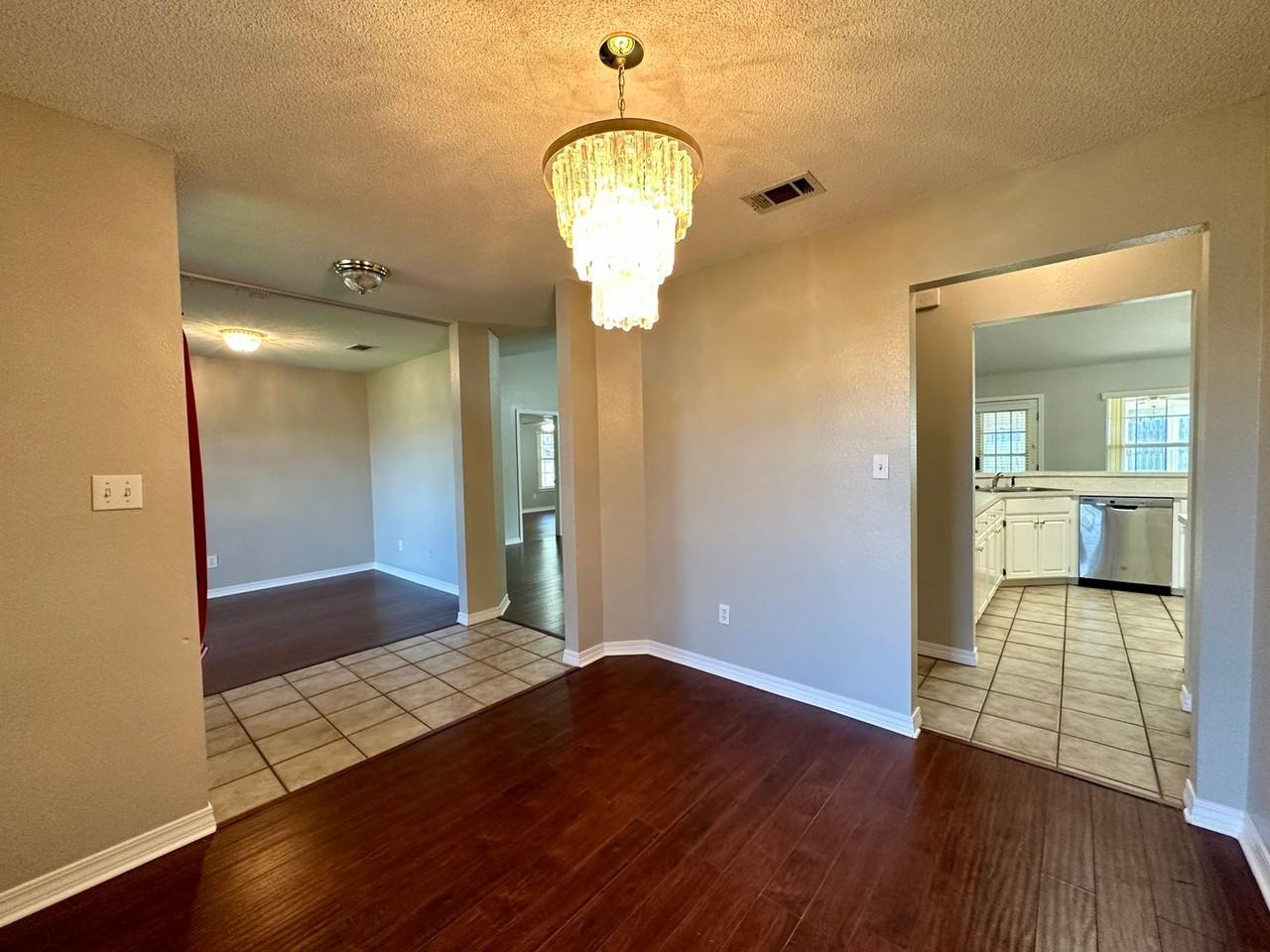 6068 Toulouse Dr - Photo 3 of 27