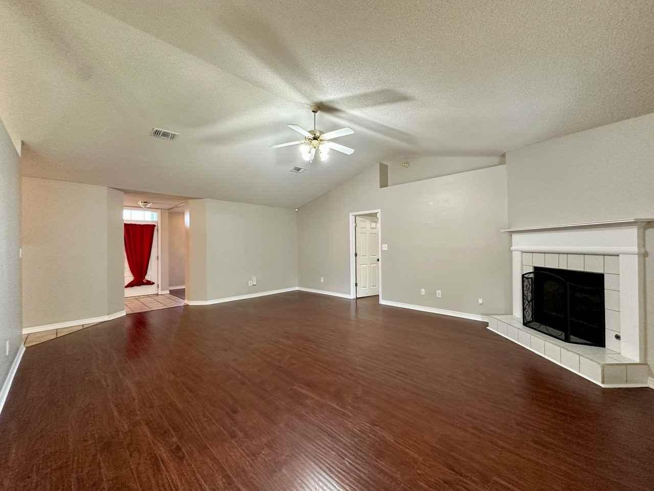 6068 Toulouse Dr - Photo 4 of 27